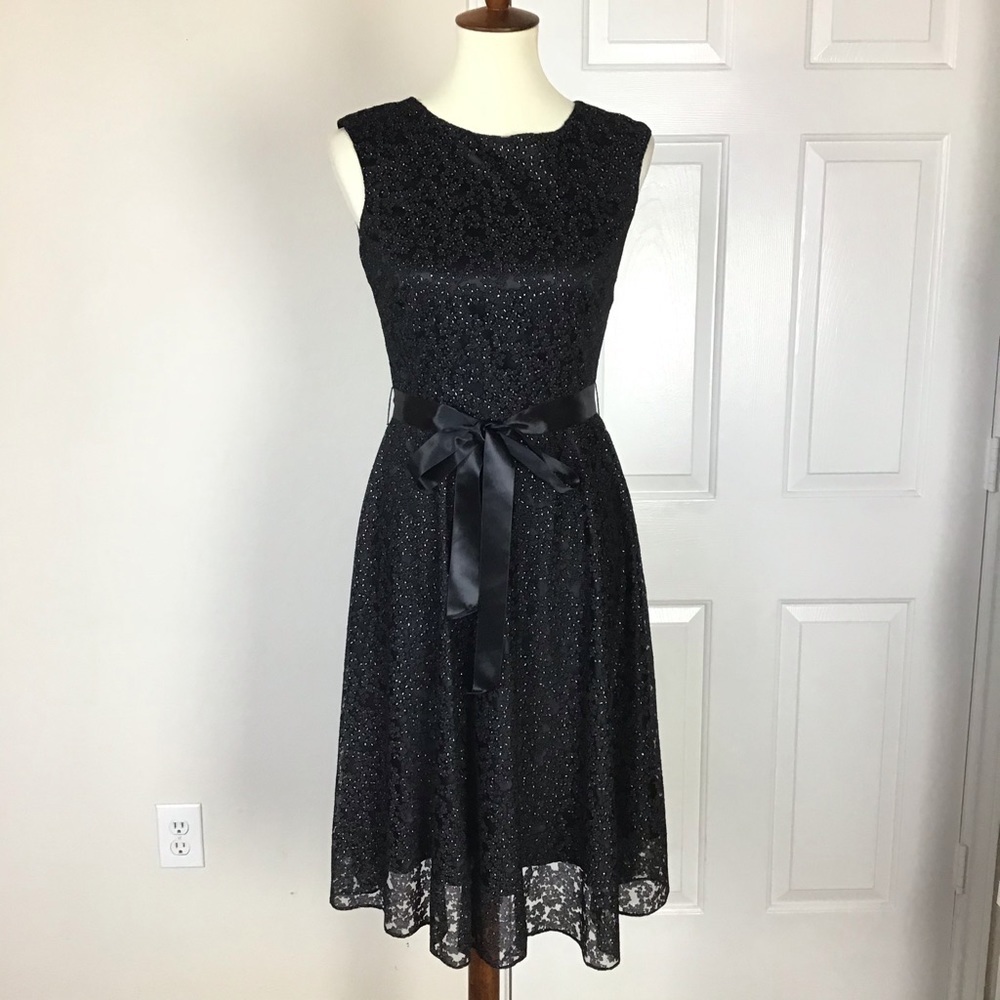 Tahari Lace Dress Midi Sleeveless Black Size 4 NWT - Picture 2 of 6